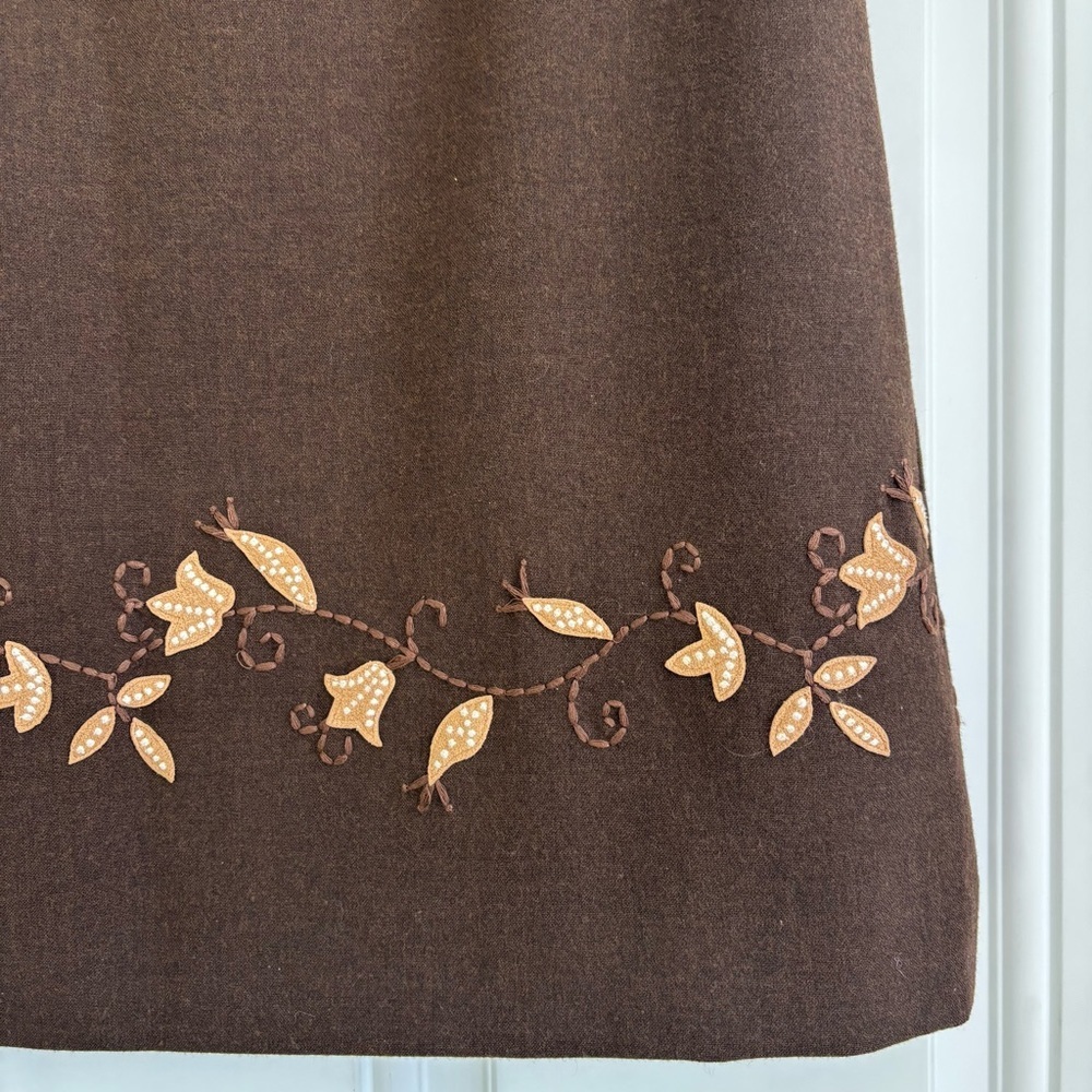 ❤️2/$15 or 3/$21❤️Ann Taylor Brown/Tan Embroidered Pencil Skirt, Size 6 Petite - Picture 3 of 10